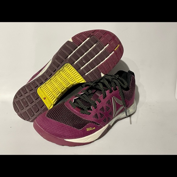 Womens Reebok sneakers - Picture 2 of 2